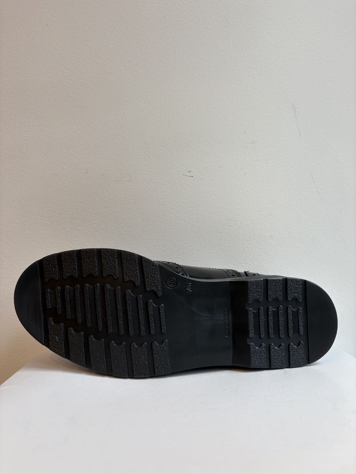 Scarpa punta inglese fondo gomma