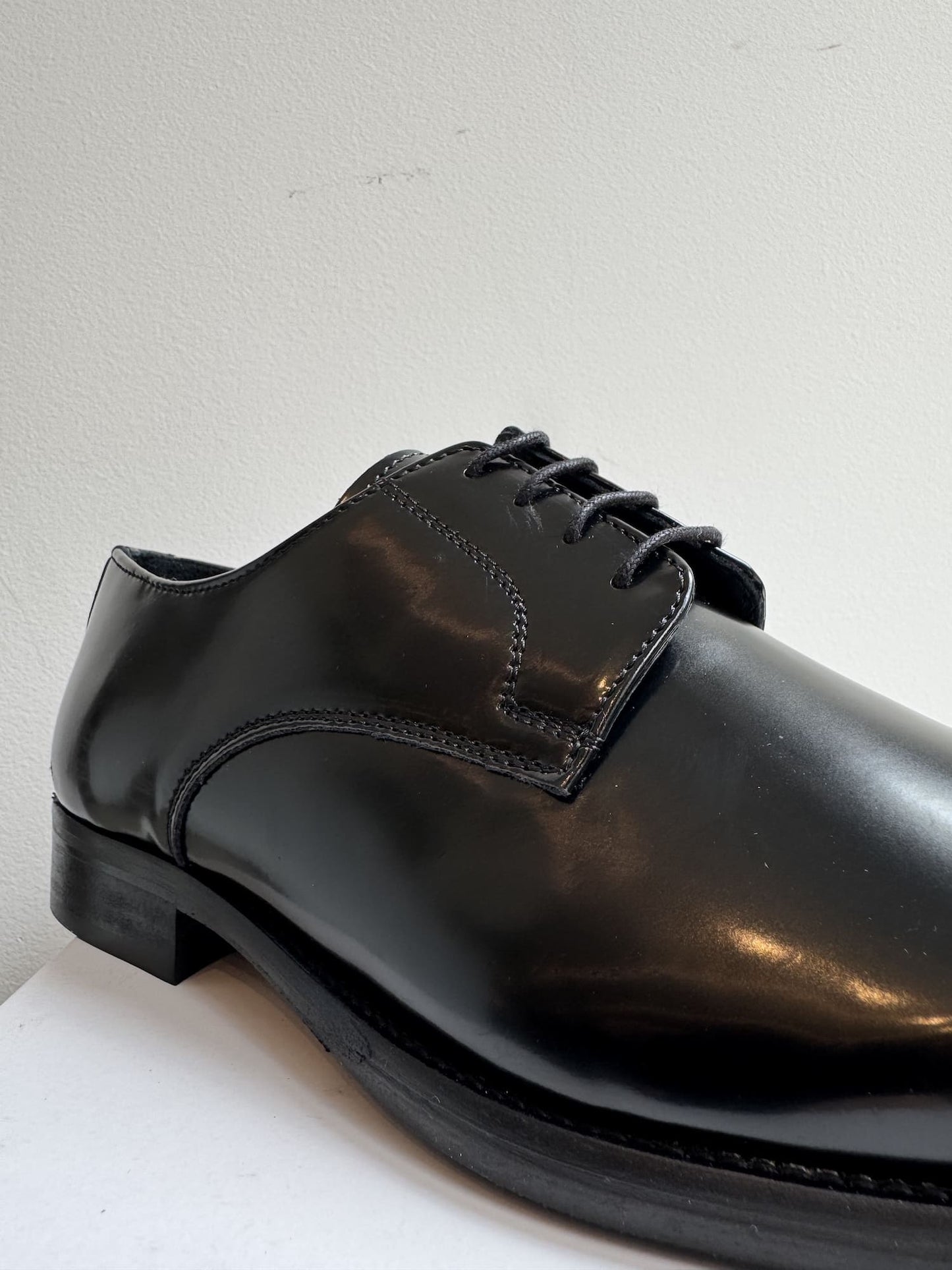 Scarpa stringata elegante abrasivata