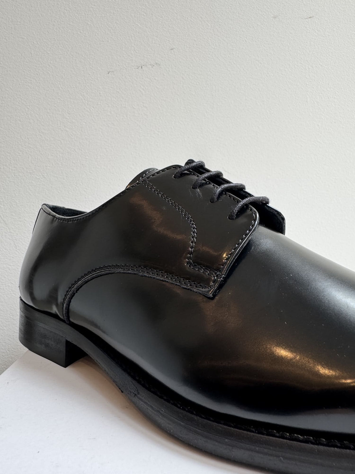 Scarpa stringata elegante abrasivata