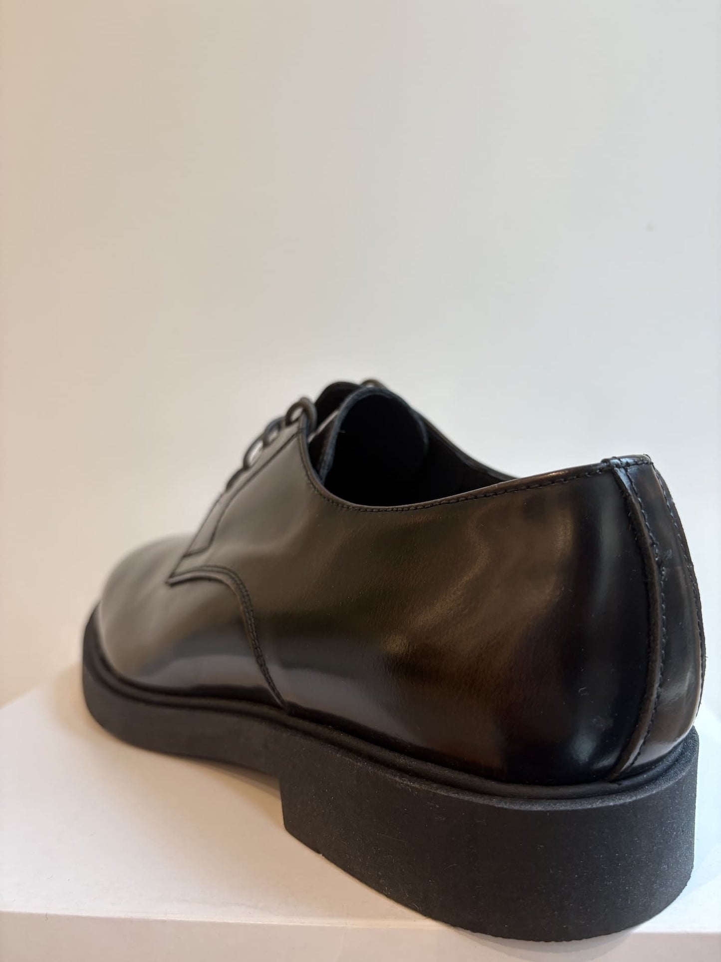 Scarpa uomo stringata fondo gomma