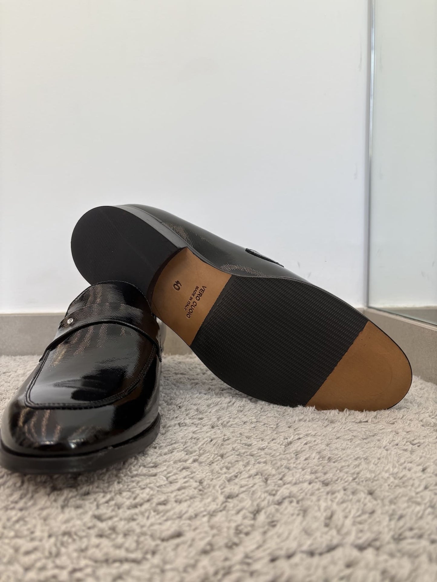 Mocassino in vernice con punto luce