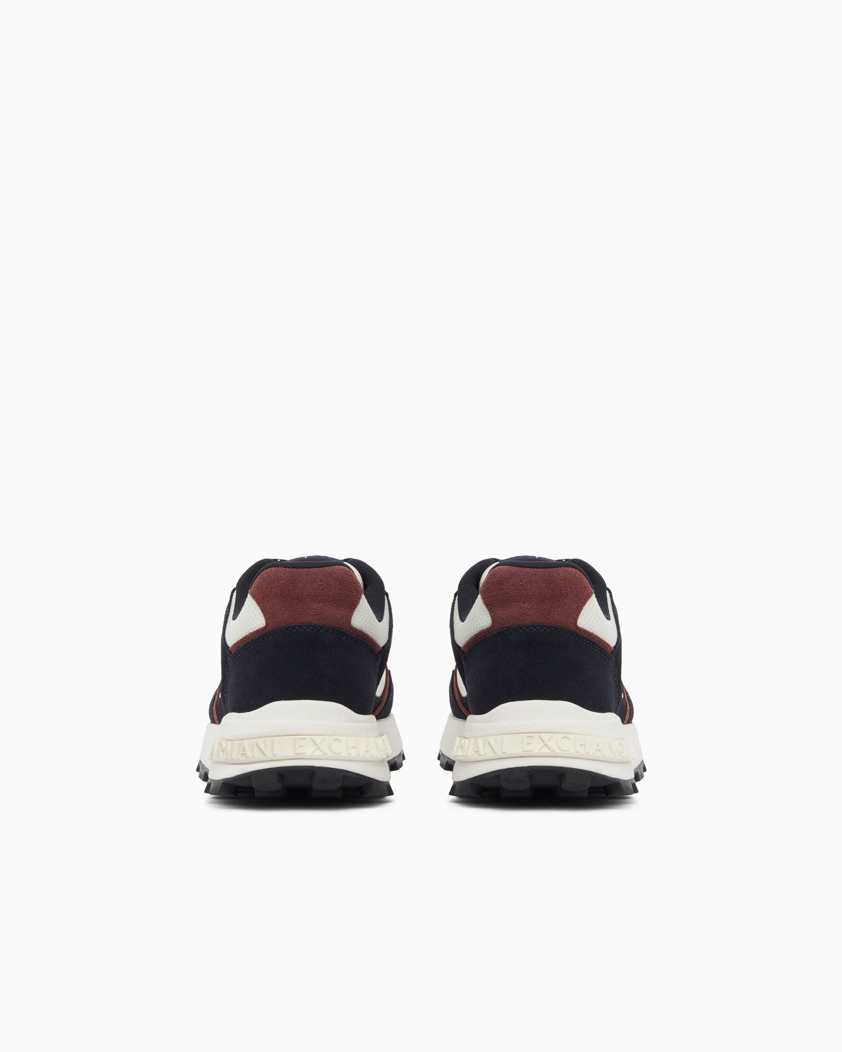 Sneakers in camoscio e mesh con logo all over