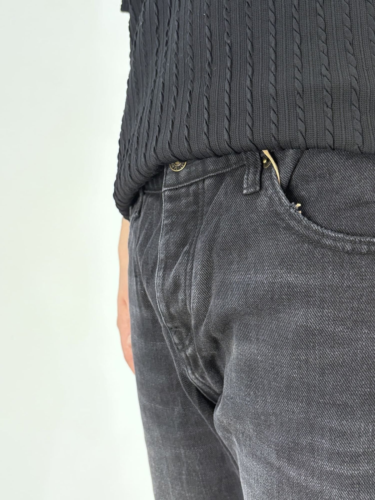 Brown Jeans Nero Slavato - Stile Casual e Comfort