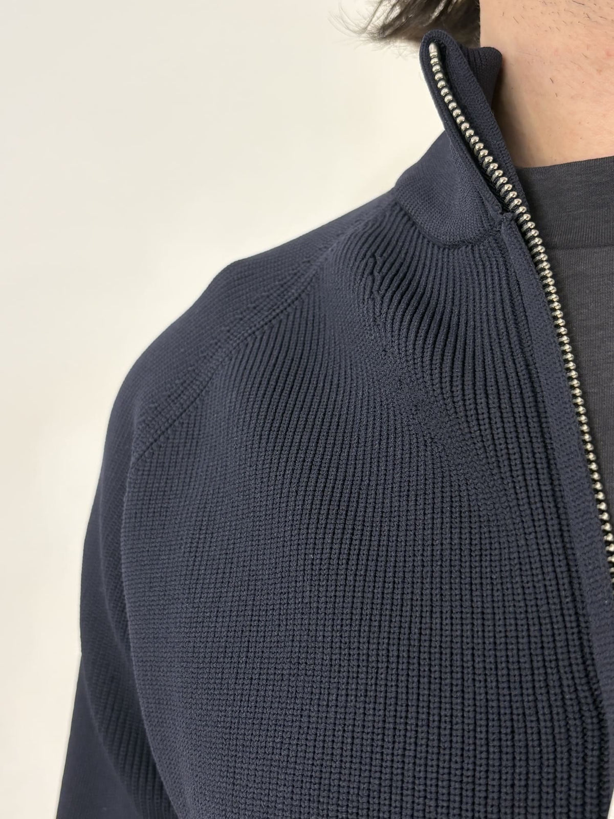 Maglione full zip con colletto alto