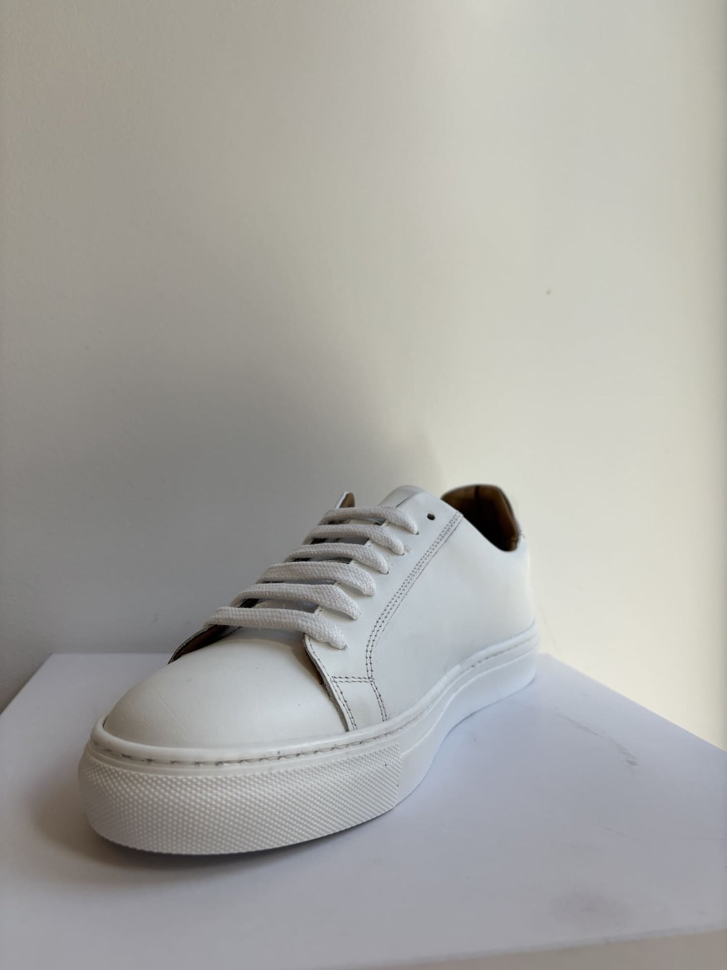 Sneakers bianca in pelle liscia