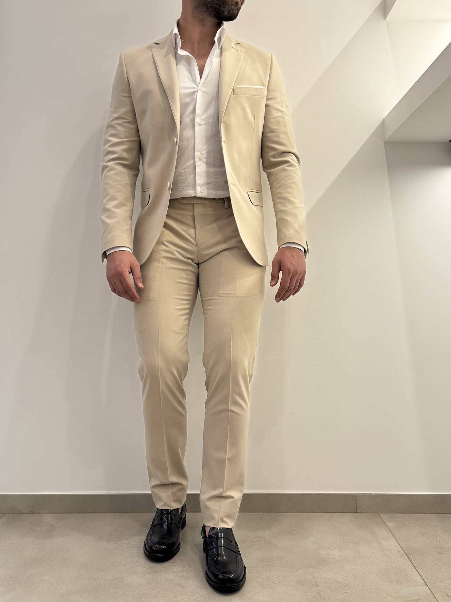 Abito slim uomo beige