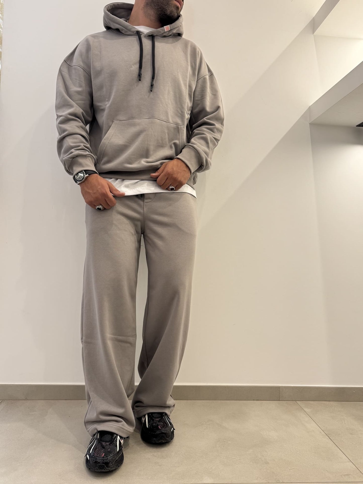 Felpa basic con cappuccio