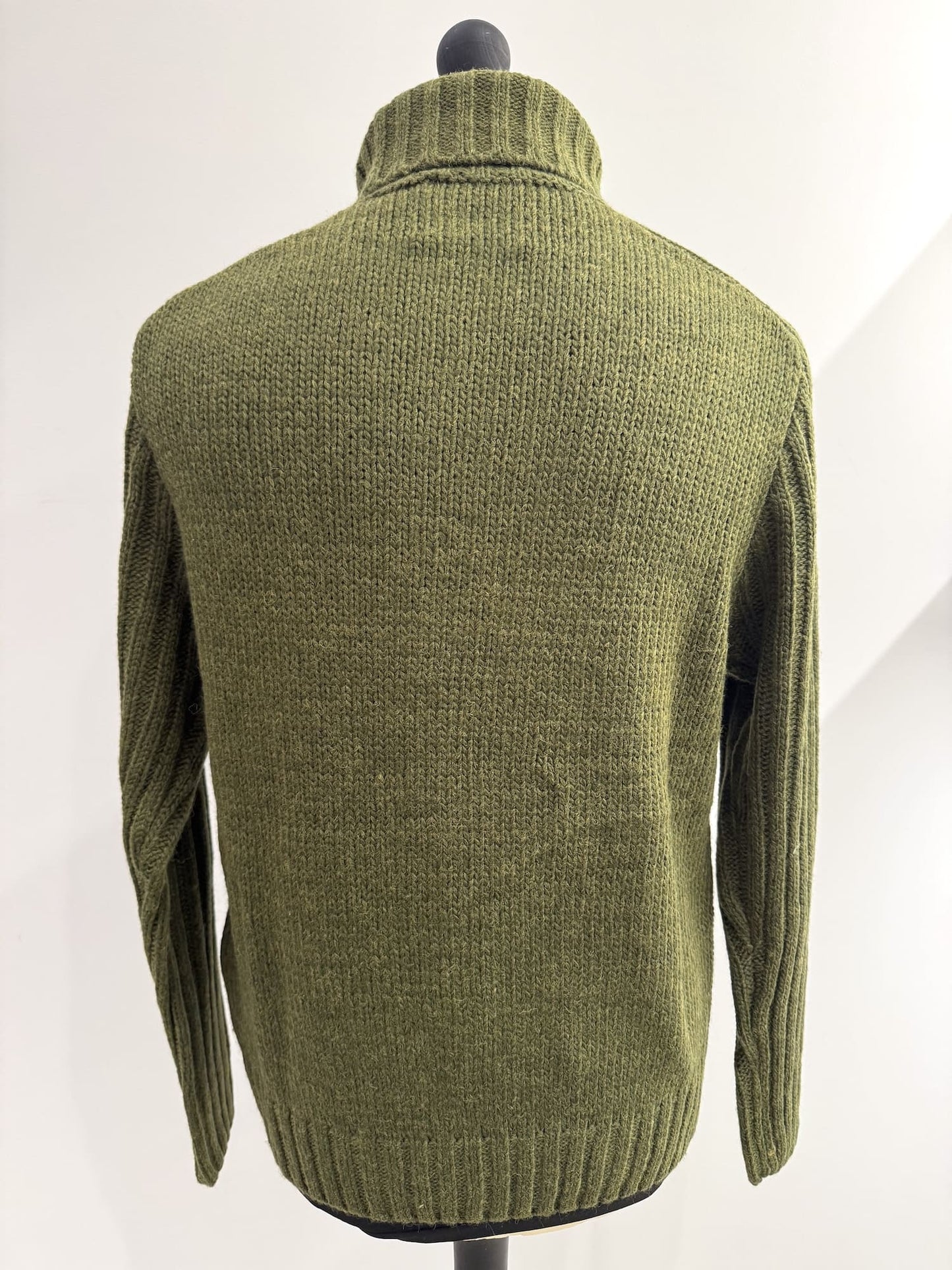 Dolcevita ad intreccio con ricami