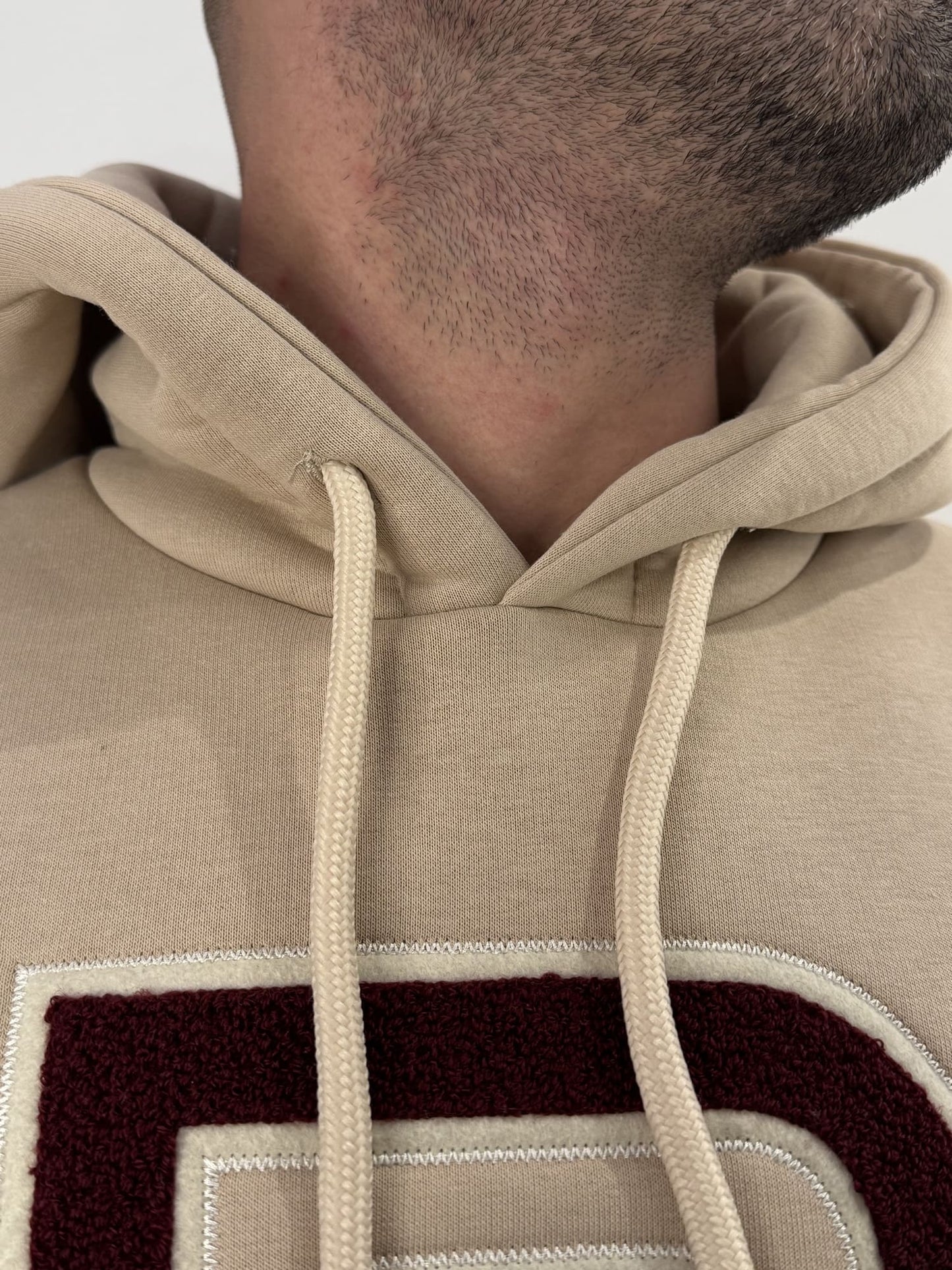 Felpa Blacksvnday con cappuccio avorio