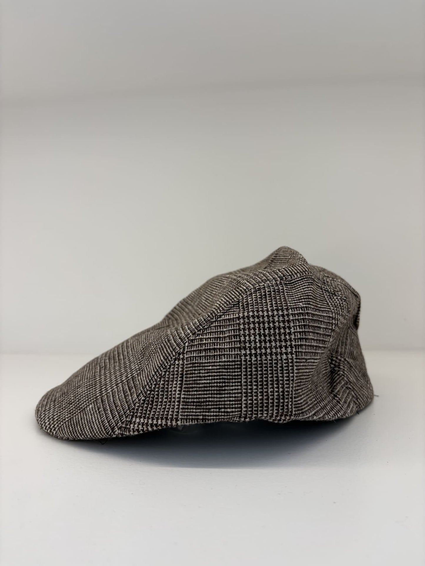 Coppola sorbino in poliestere fango