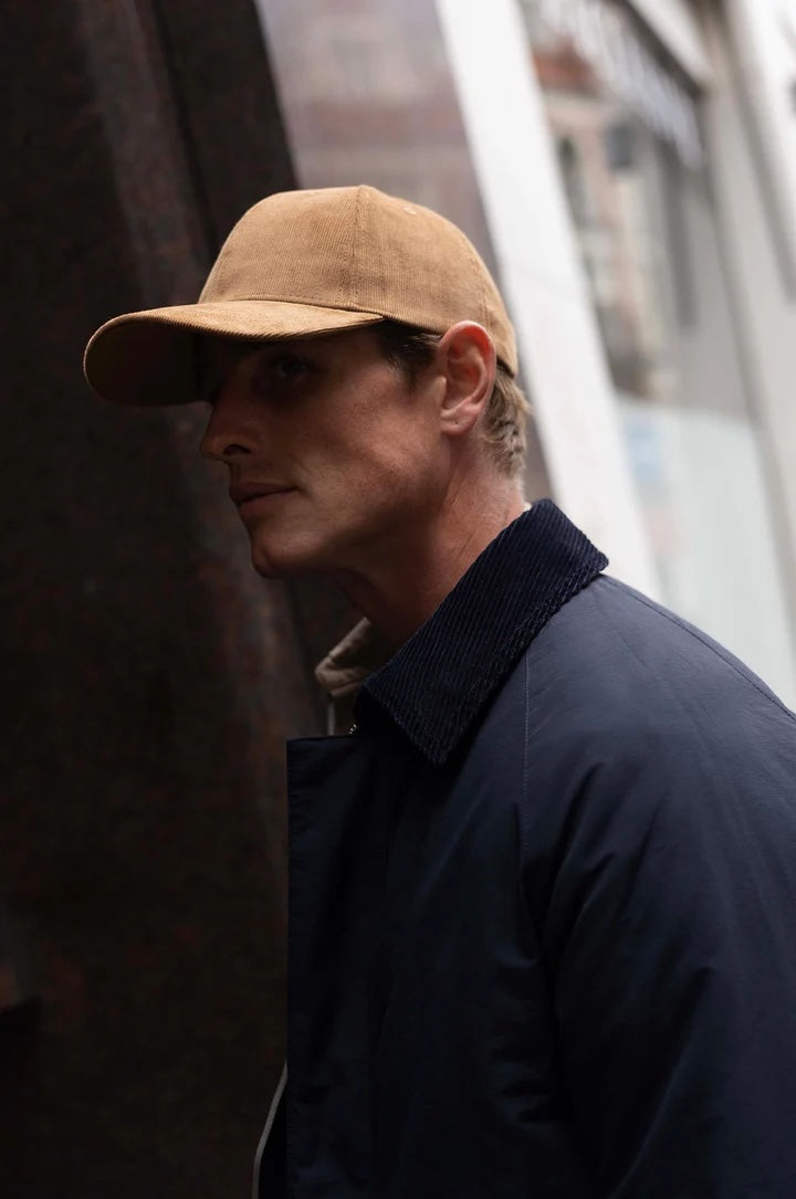 Cappello baseball in velluto a coste cammello