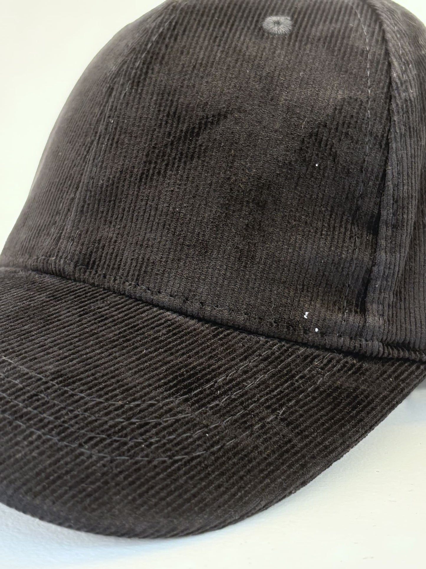 Cappello baseball in velluto a coste nero