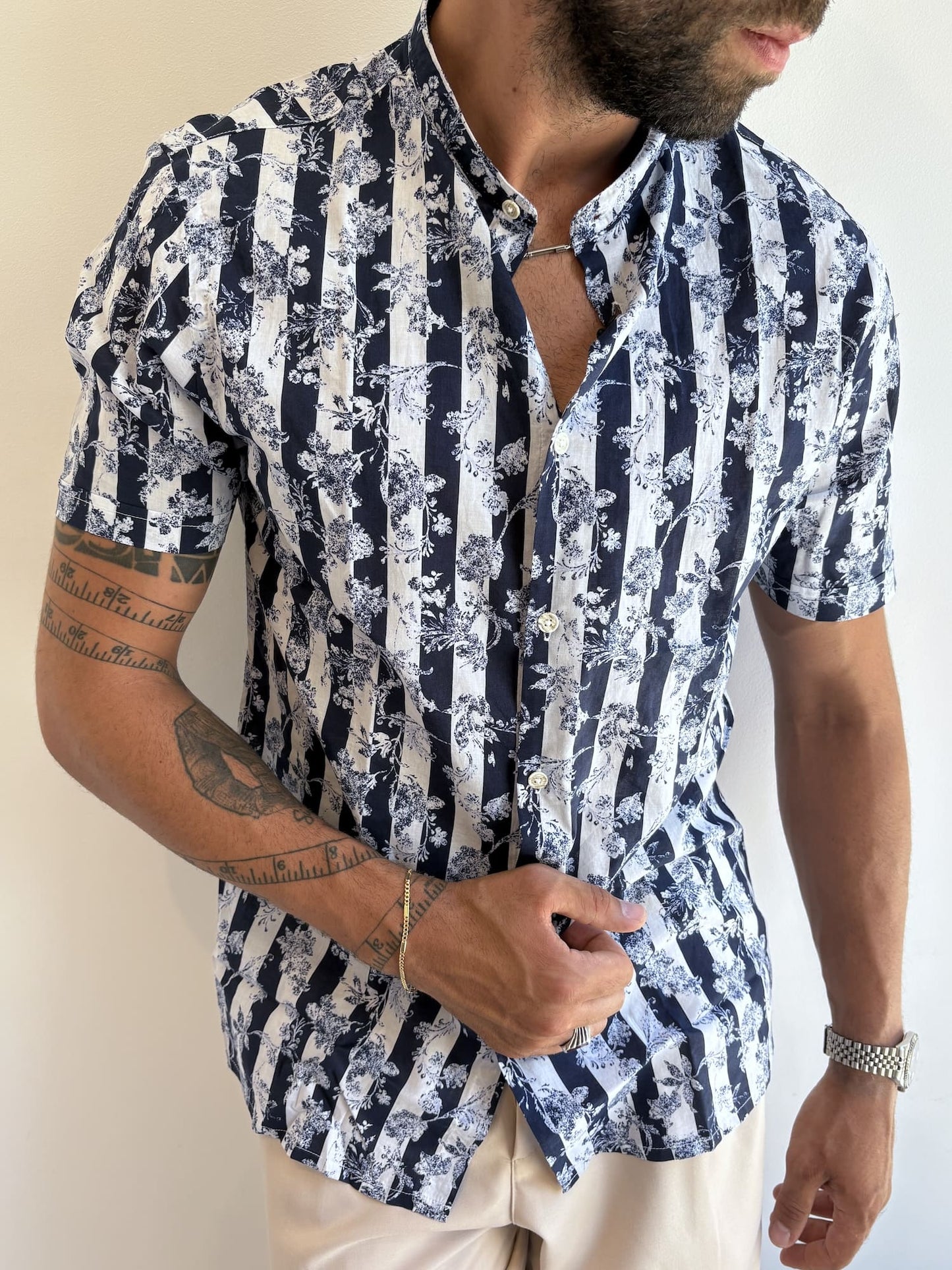 Camicia maniche corte a righe e fantasia floreale