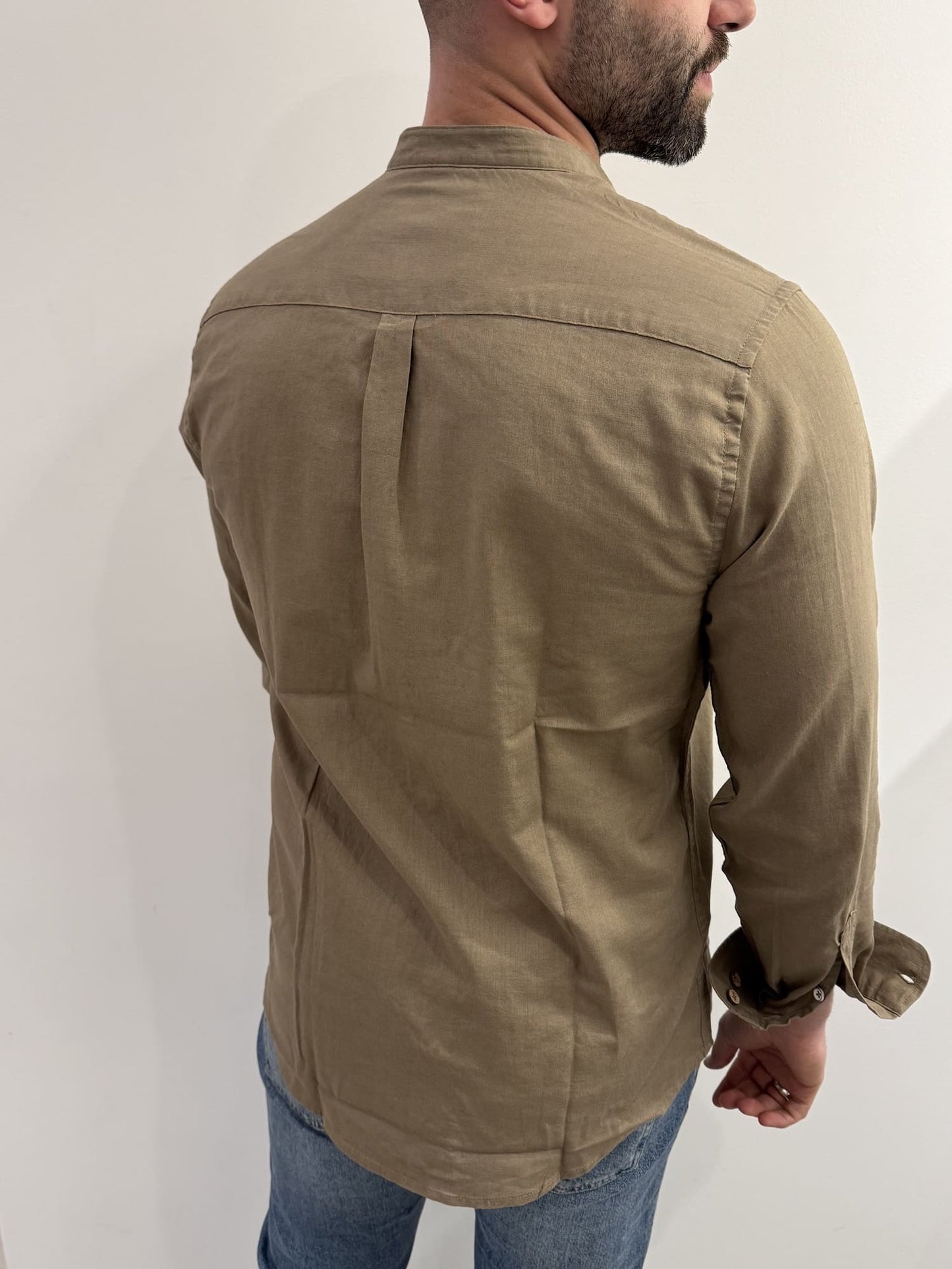 Camicia collo coreano in lino