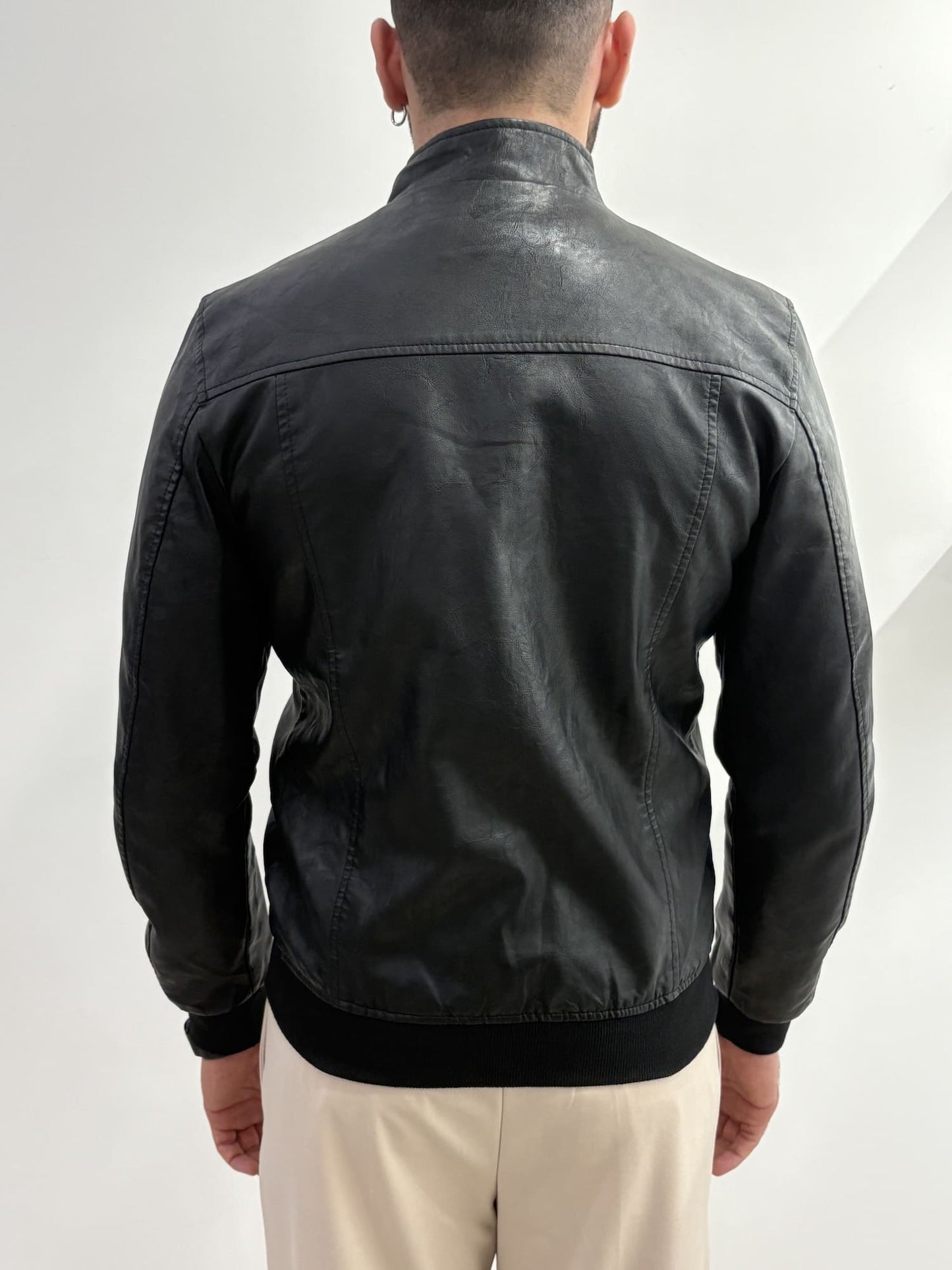 Giubbotto ecopelle con polsini