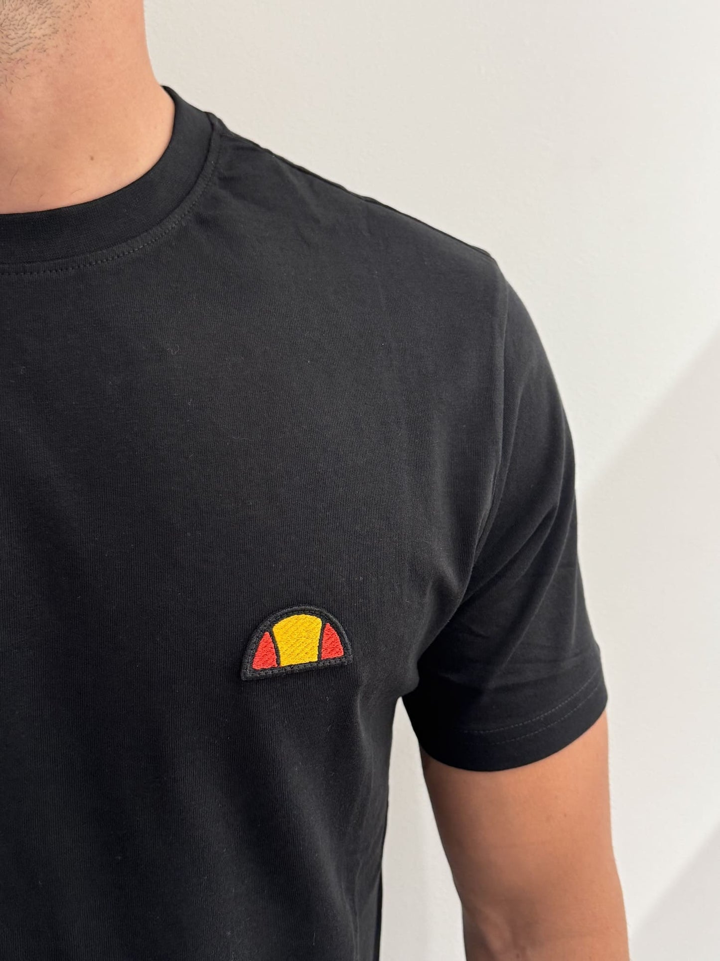 T-shirt Ellesse basic con mini logo