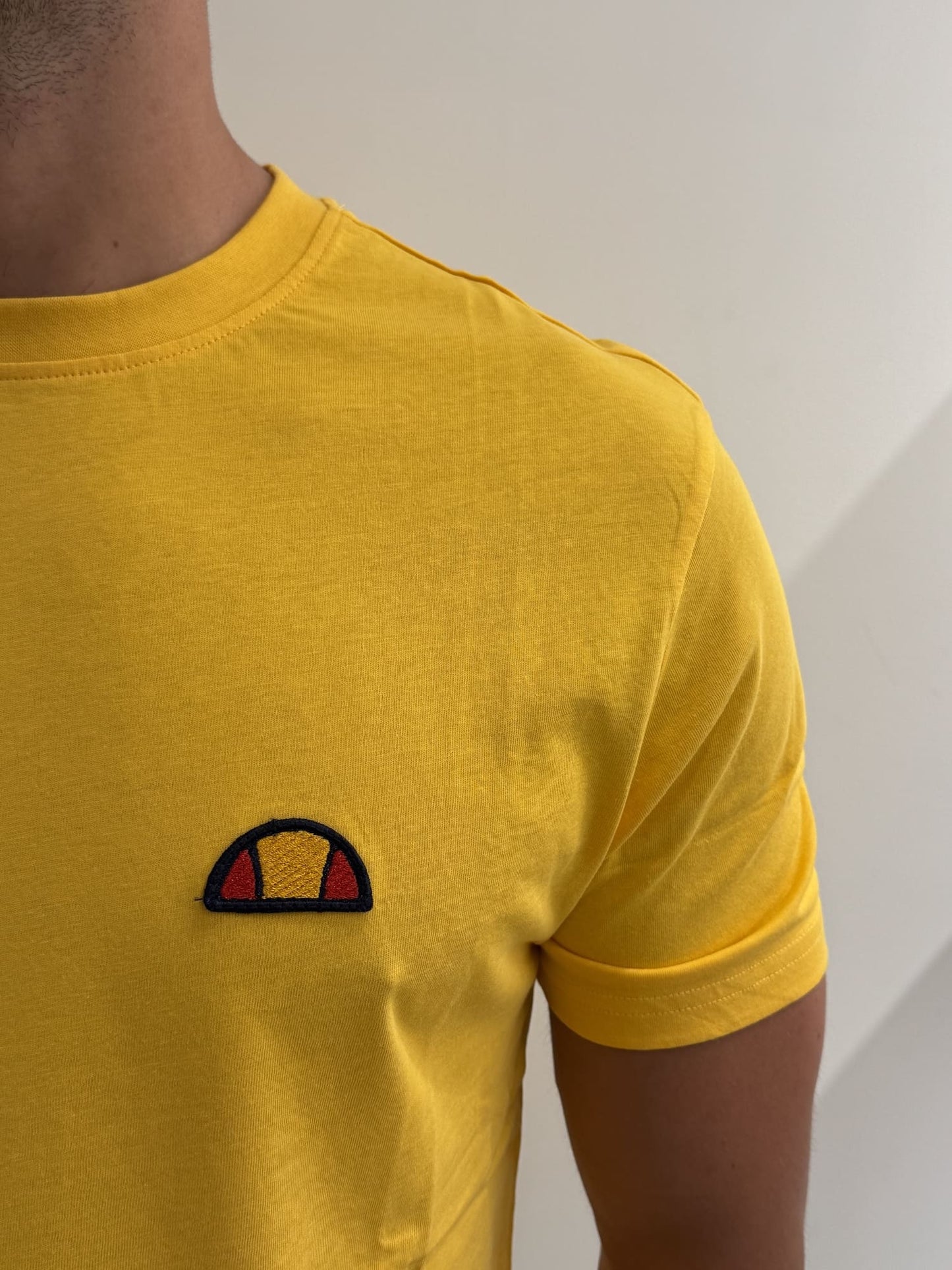 T-shirt Ellesse basic con mini logo