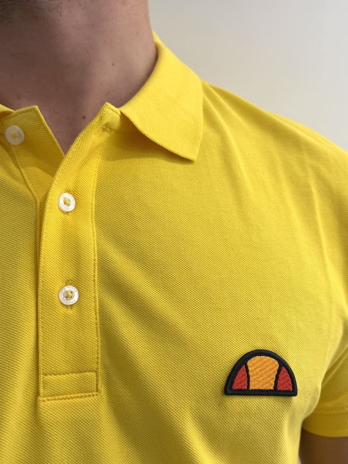 Polo Ellesse con logo