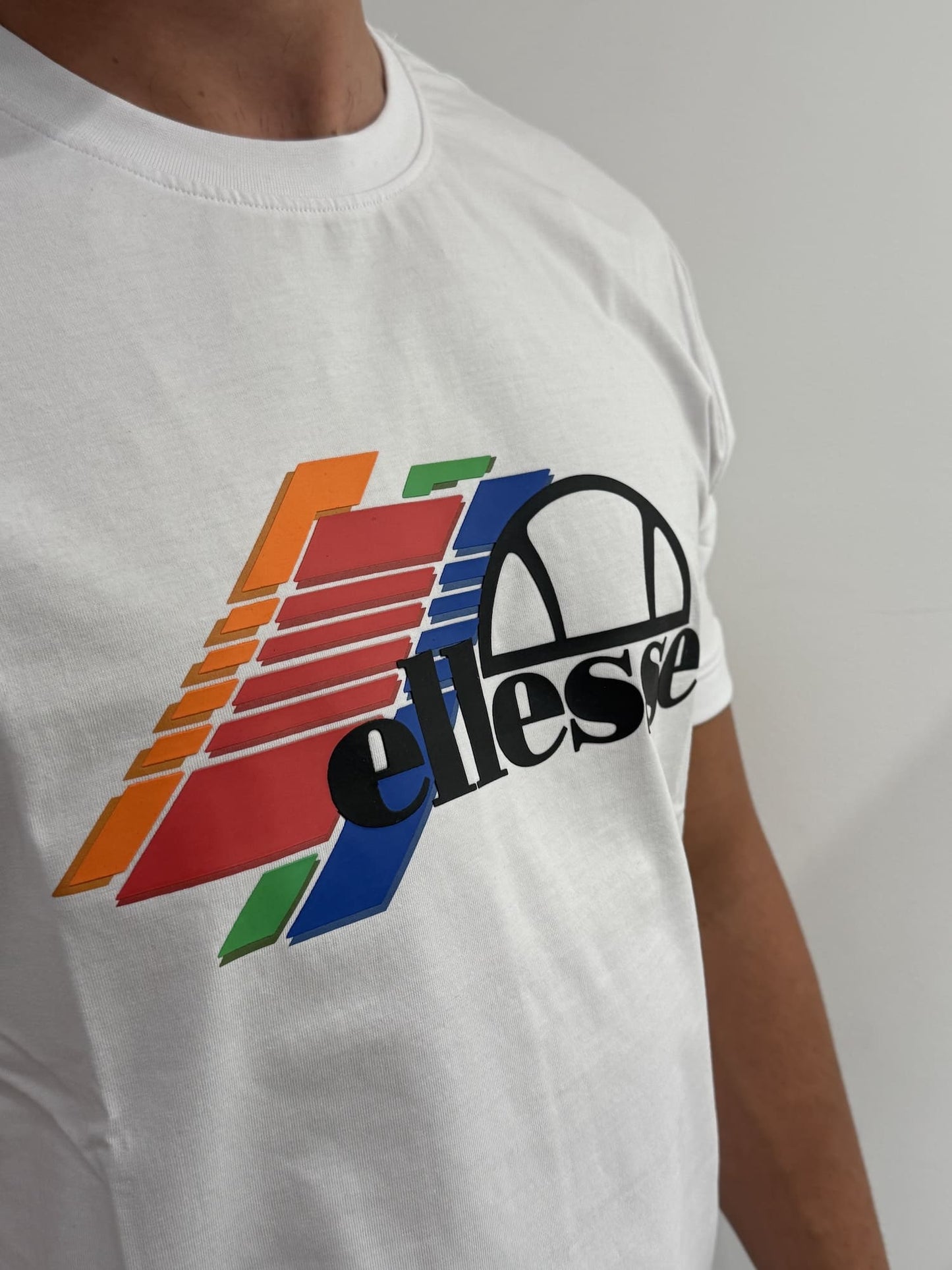 T-shirt Ellesse con logo sul retrò