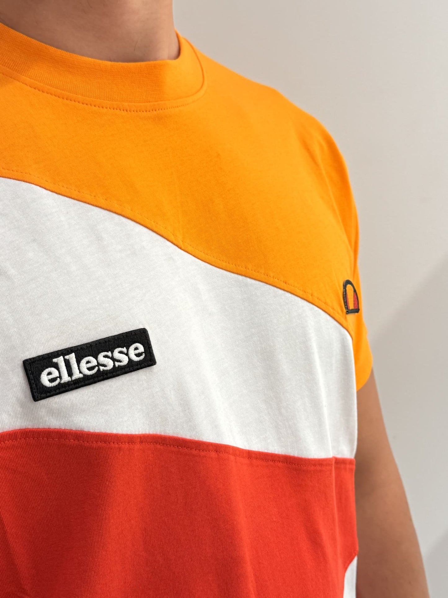 T-shirt Ellesse con fasce oblique