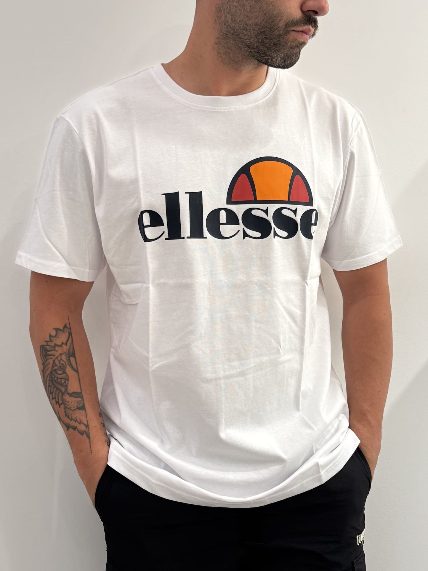 T-shirt ellesse basic con big logo