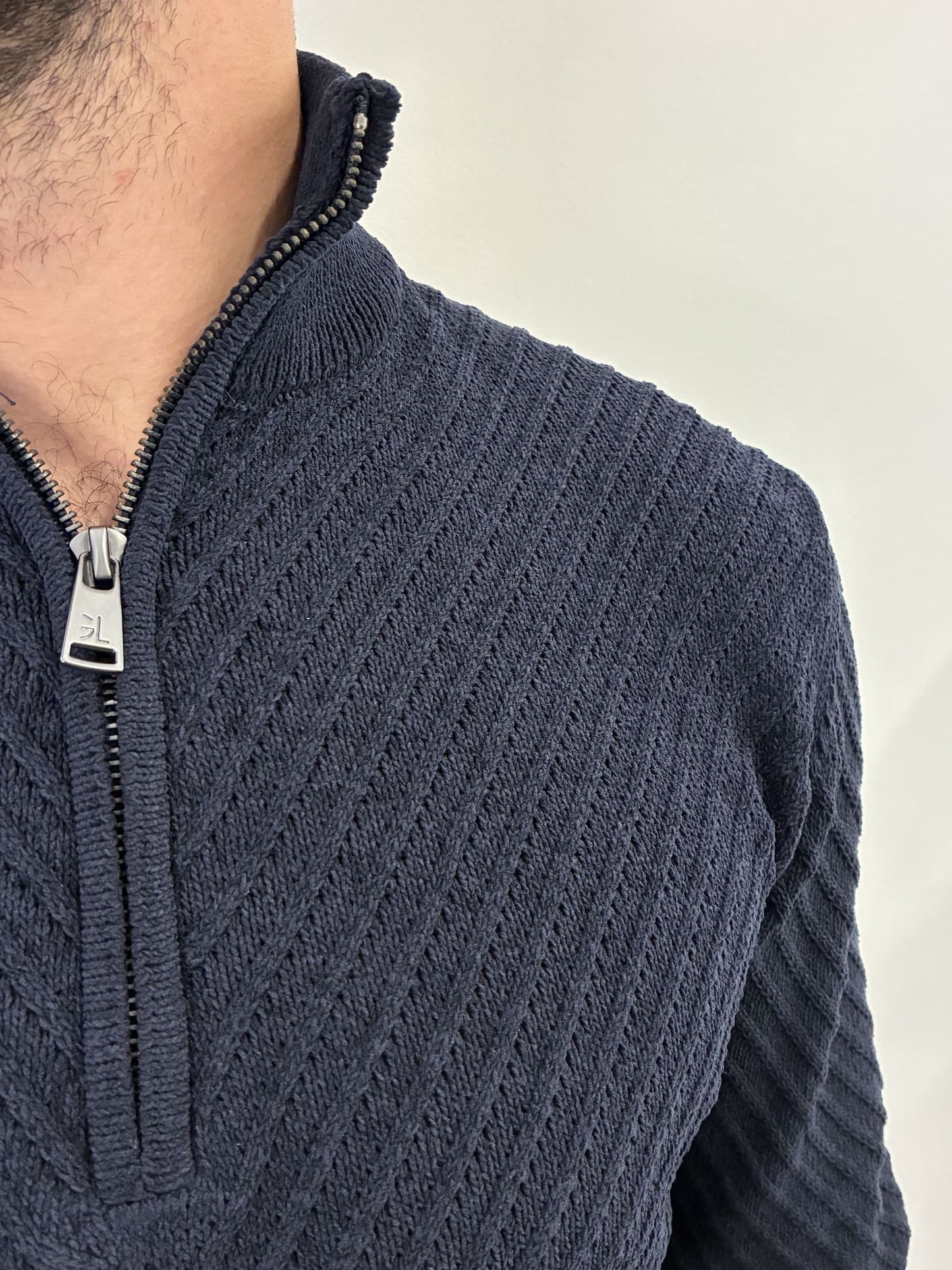 Maglione in ciniglia mezza zip tramato