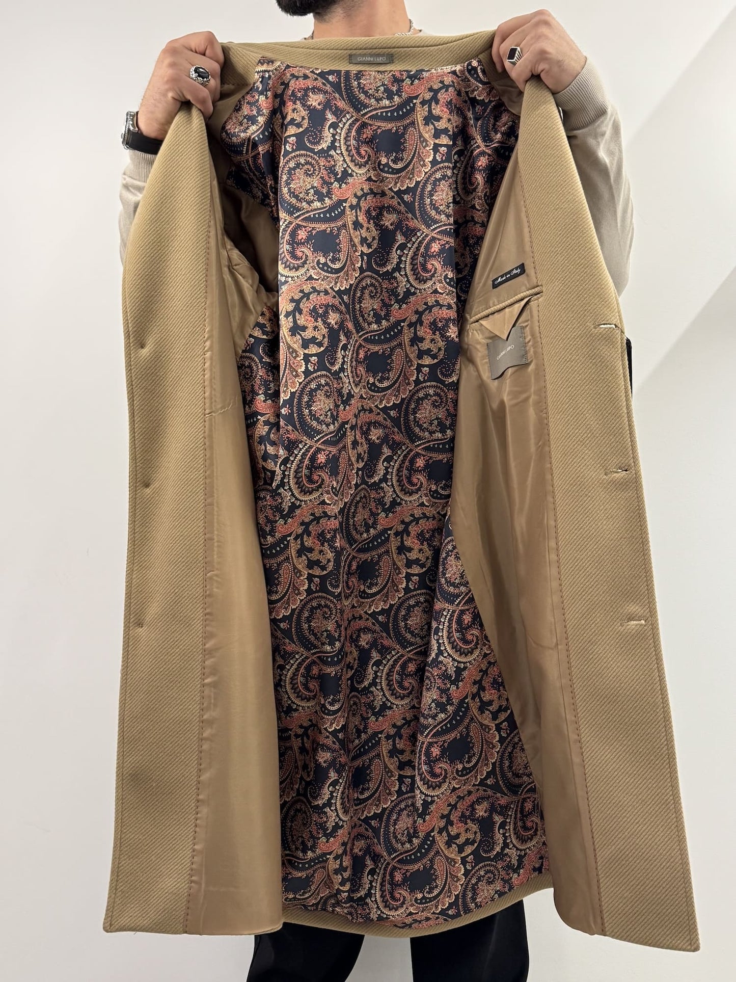 Cappotto Gianni Lupo con trama diagonale beige