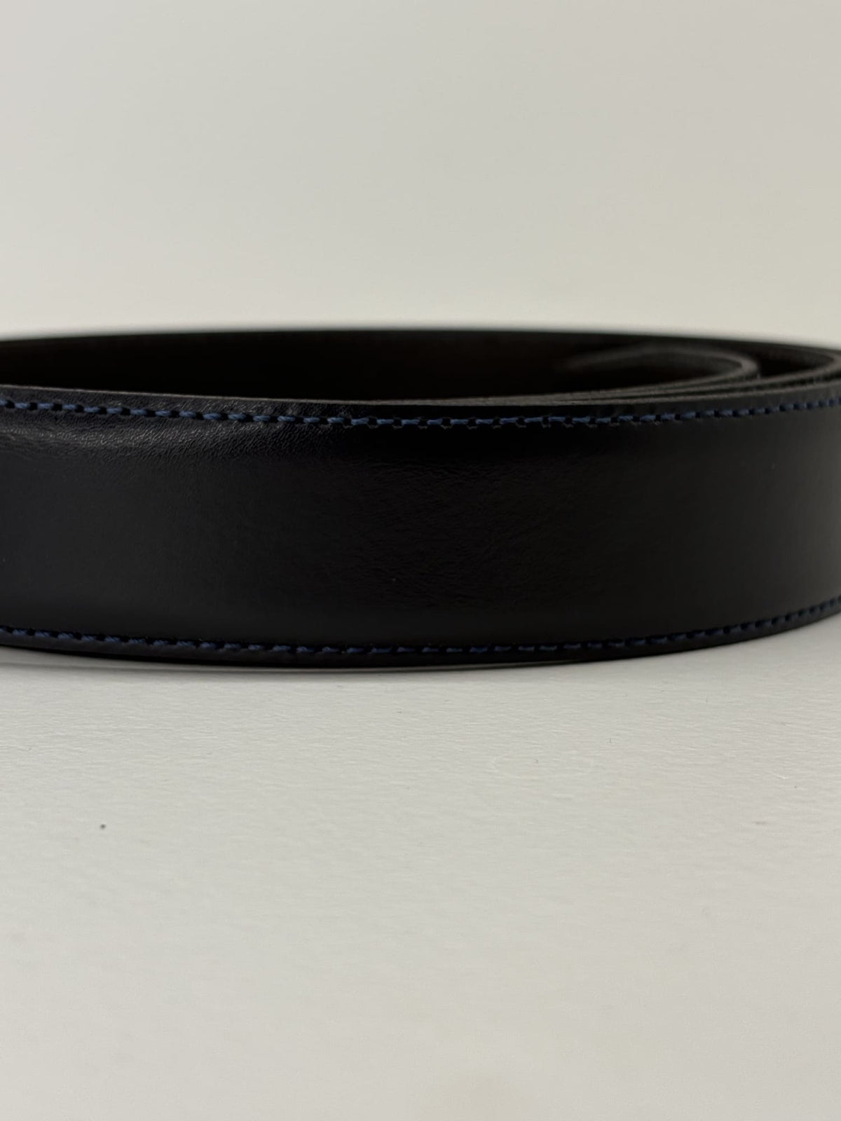 Cintura in pelle uomo over blu
