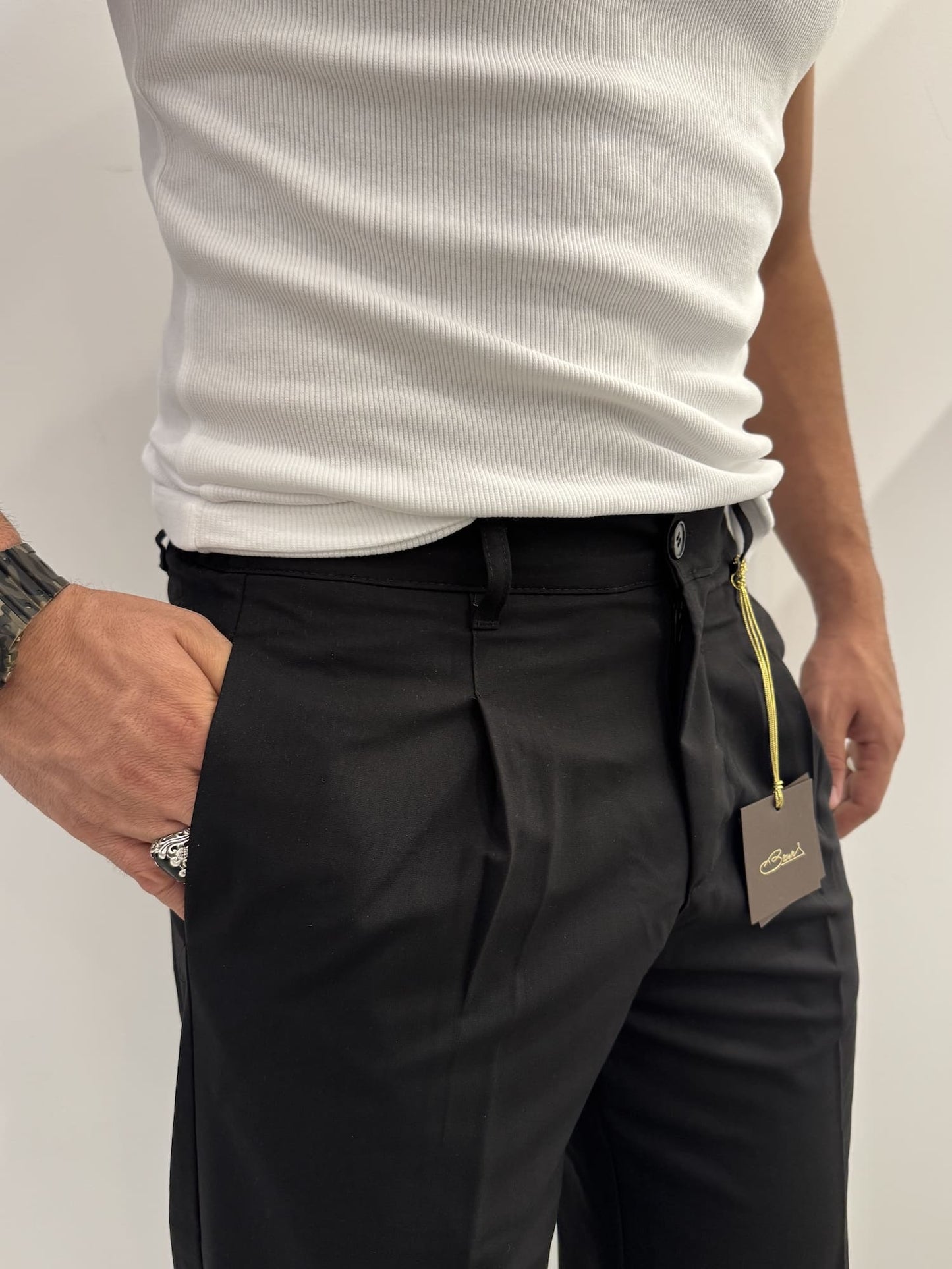 Pantalone tailored fit baggy in tessuto leggero