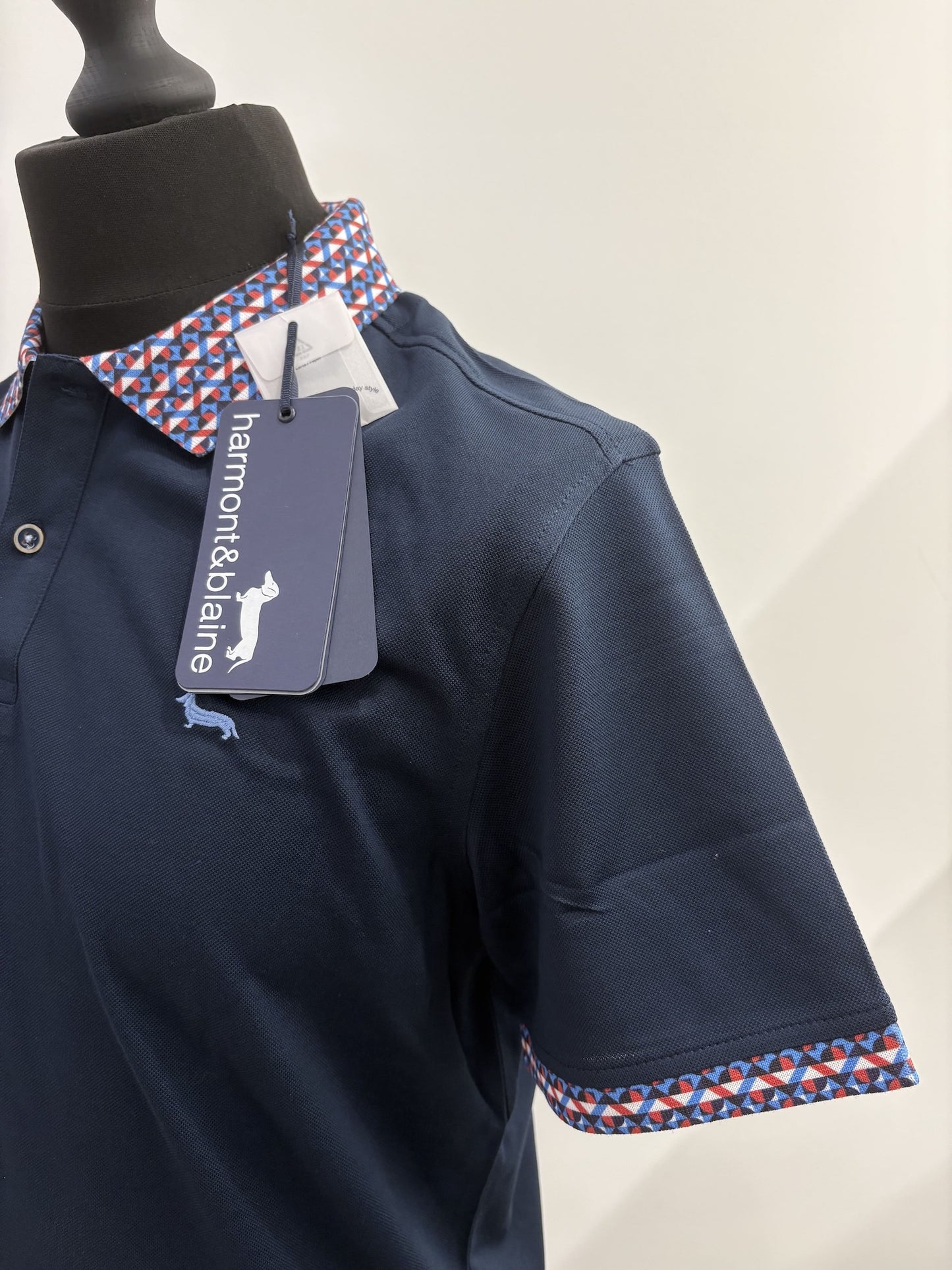 Polo Harmont&Blaine con fantasia sul collo