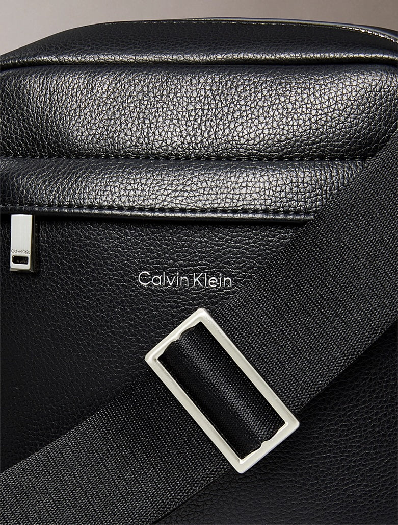 Borsa reporter micro martellata Calvin Klein