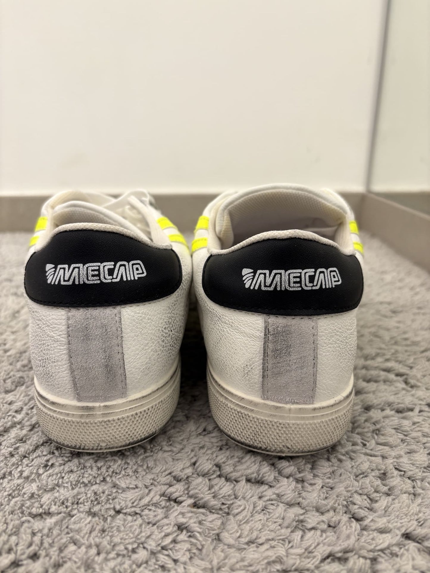 Scarpa Mecap bassa con logo sui lati