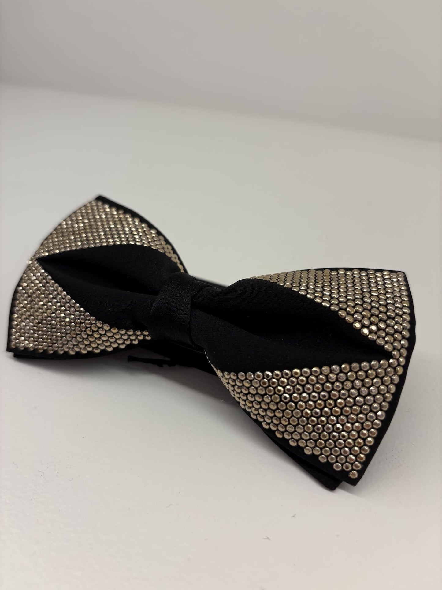 Papillon raso nero motivo