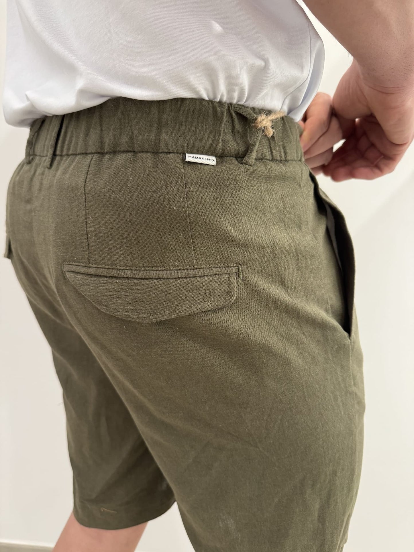 Bermuda con tasca a filo con pence