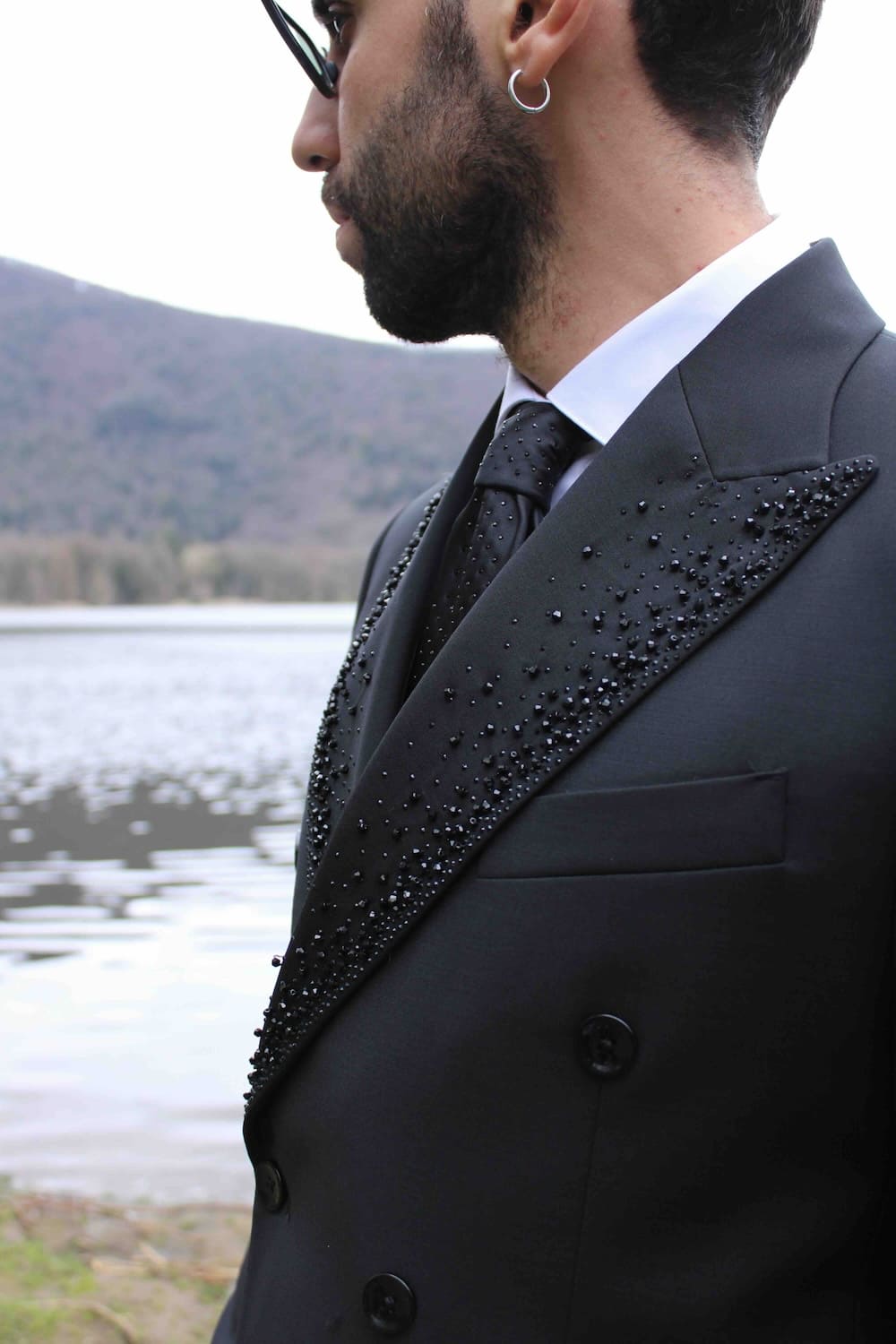 Abito mulish con rever con perline