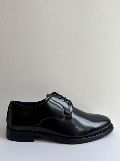 Scarpa stringata elegante abrasivata
