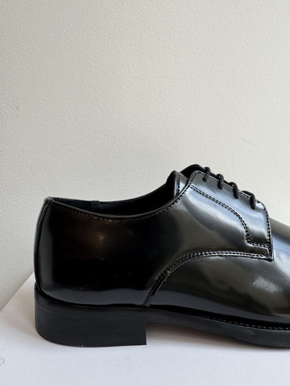 Scarpa stringata elegante abrasivata
