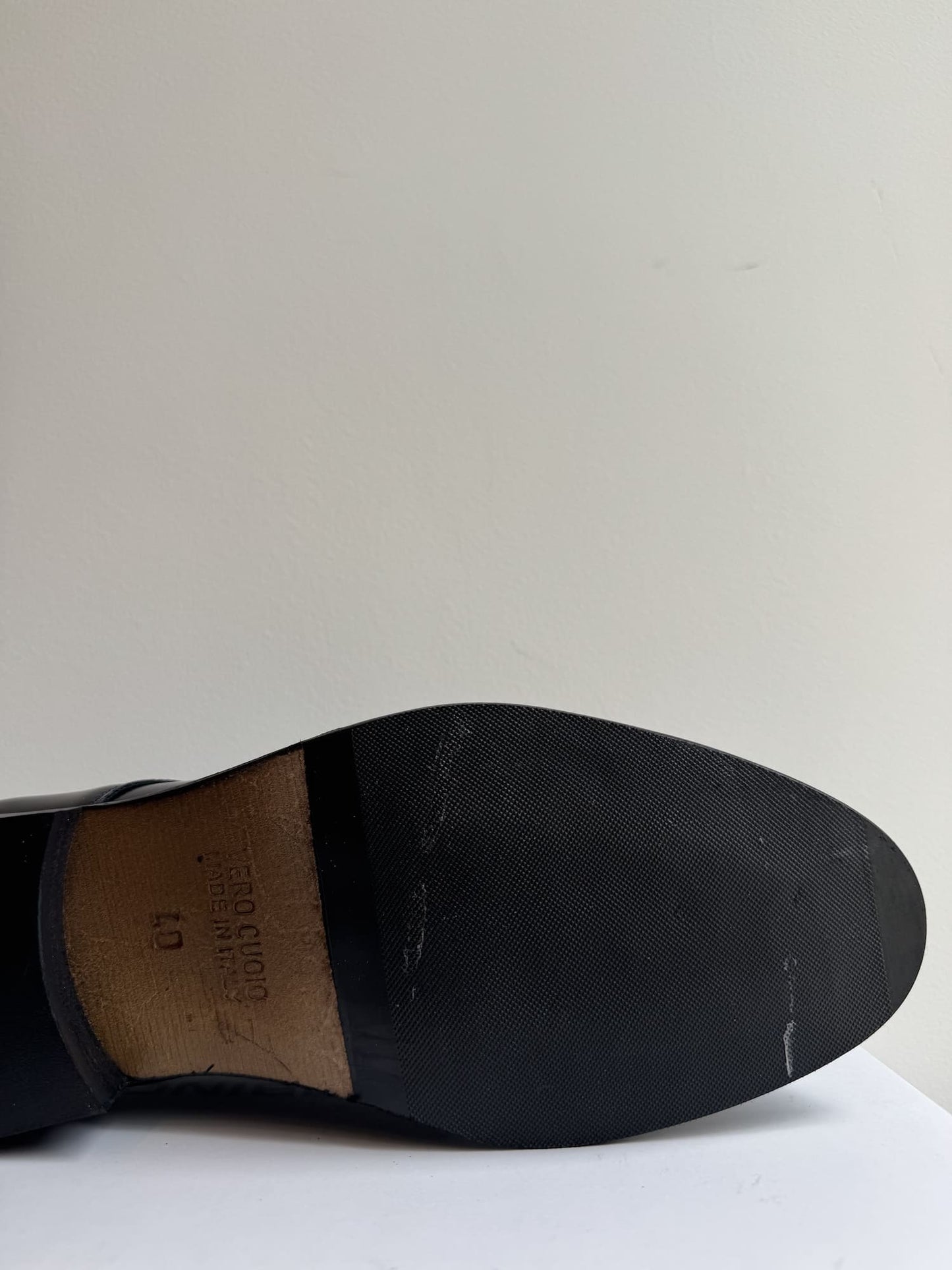 Scarpa stringata elegante abrasivata