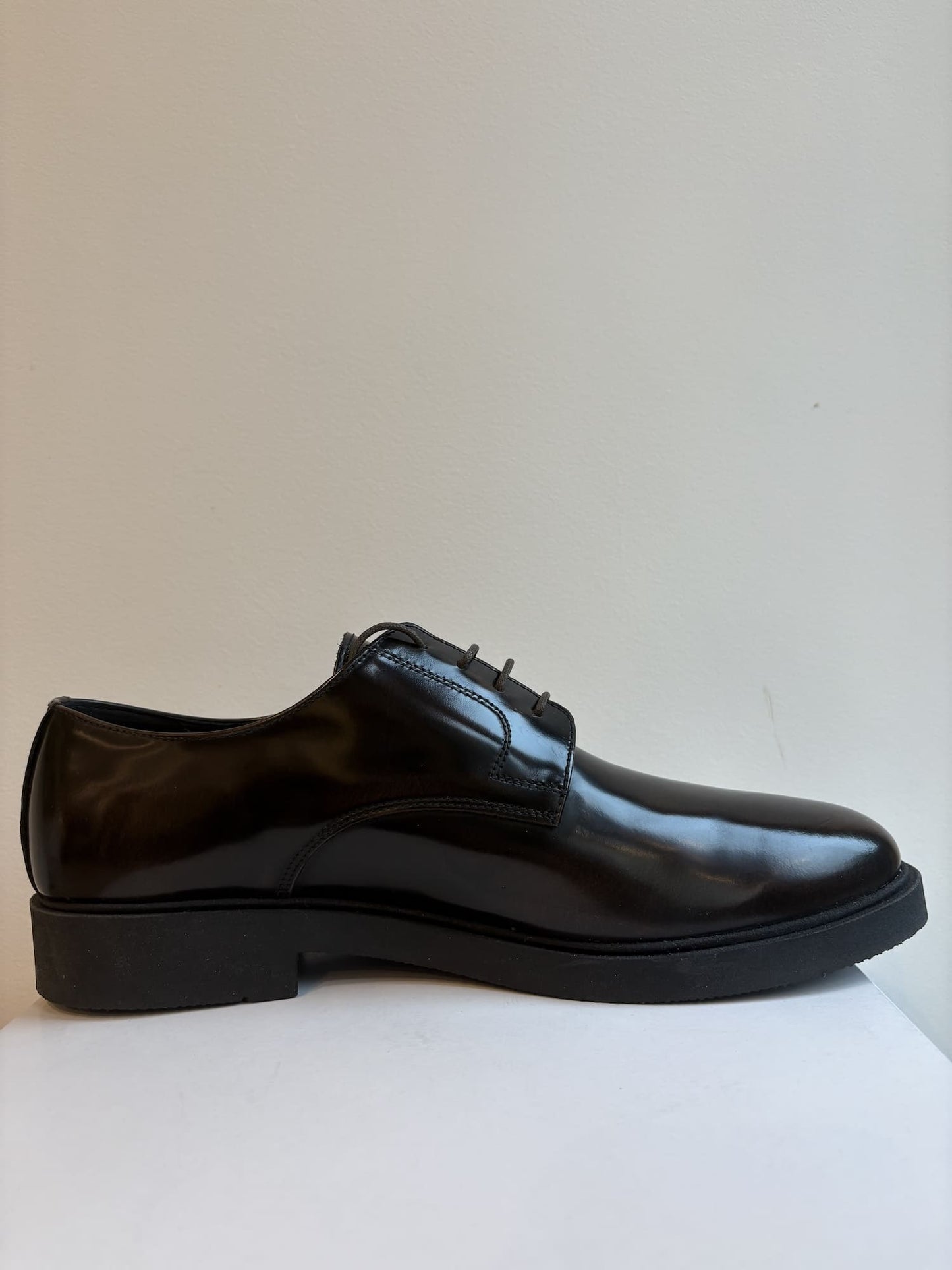 Scarpa uomo stringata fondo gomma