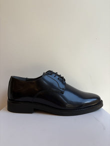 Scarpa stringata elegante abrasivata