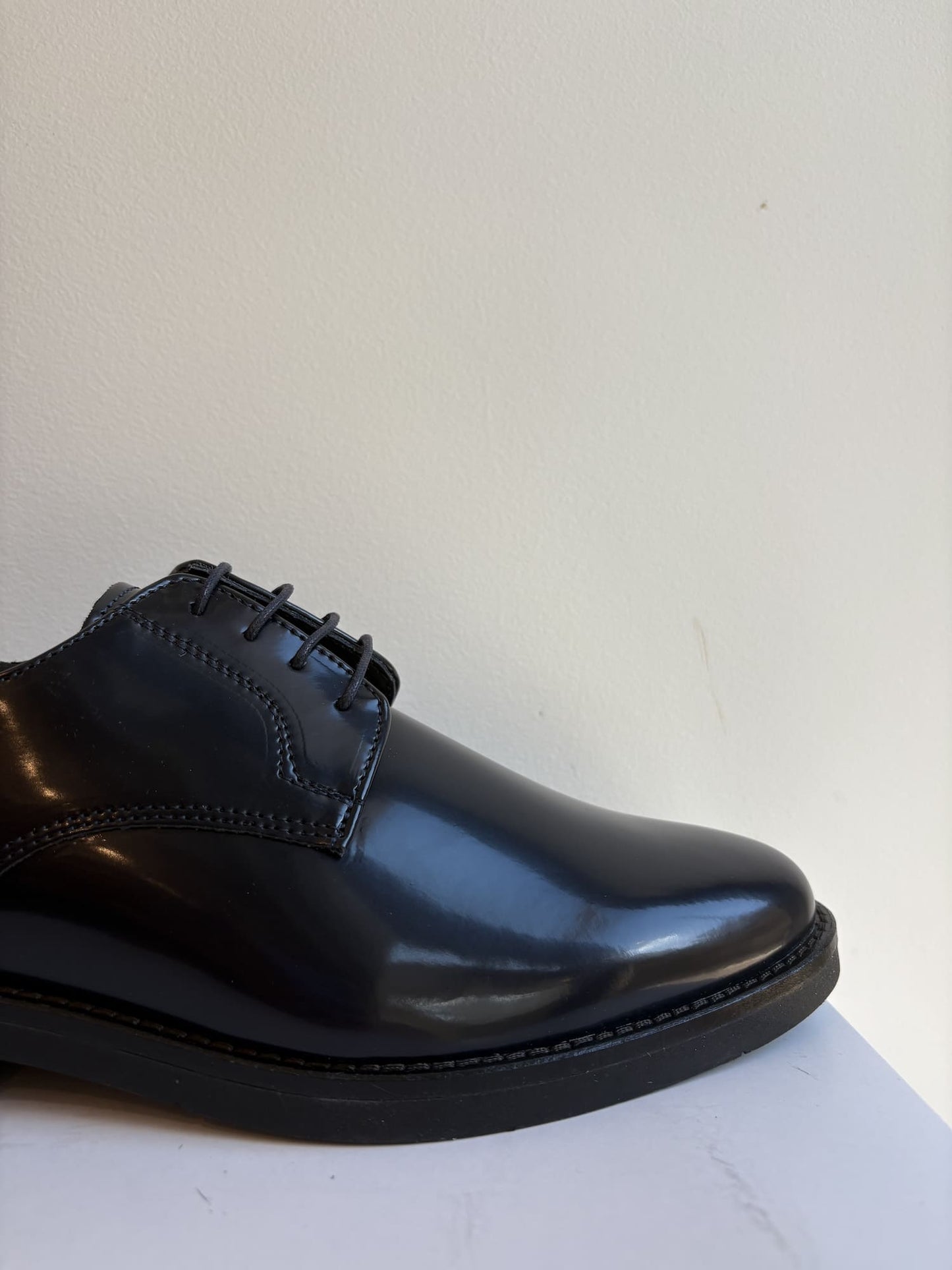 Scarpa stringata elegante abrasivata