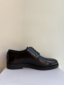 Scarpa stringata elegante abrasivata