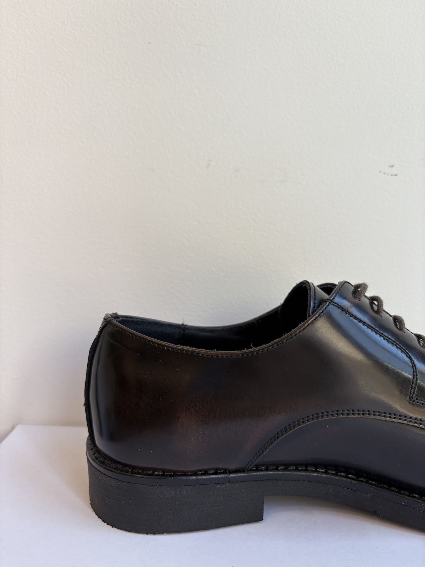 Scarpa stringata elegante abrasivata