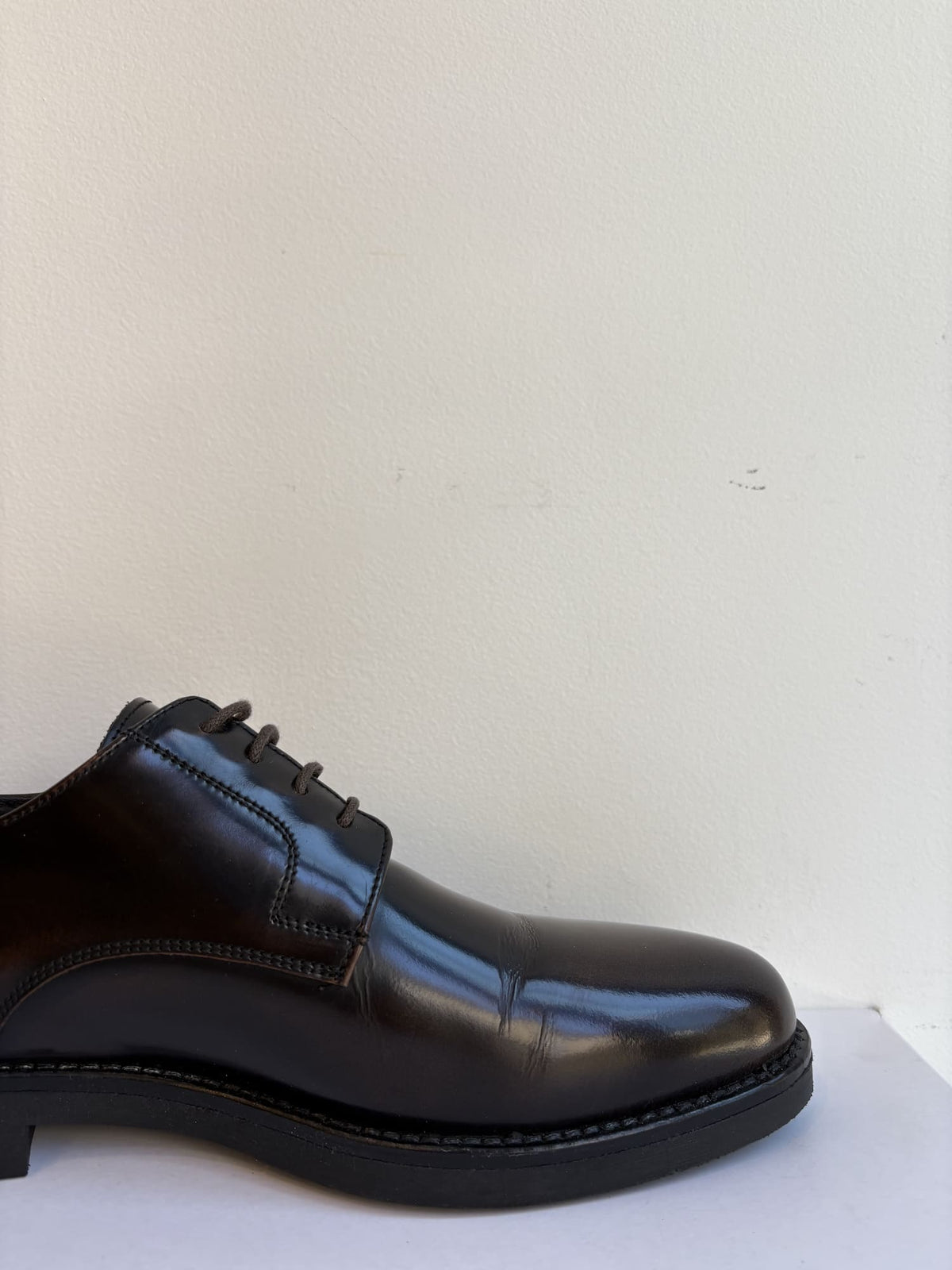 Scarpa stringata elegante abrasivata