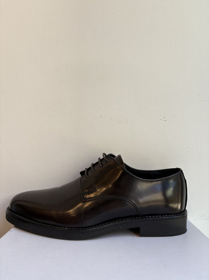 Scarpa stringata elegante abrasivata