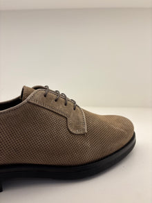 Scarpa casual in camoscio tortora