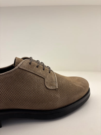 Scarpa casual in camoscio tortora