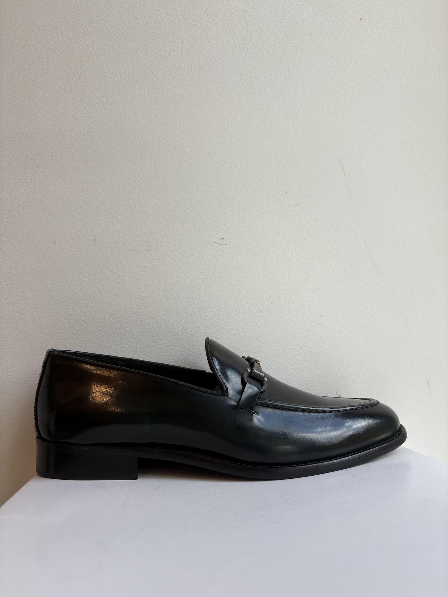 Mocassino uomo con riflessi verde