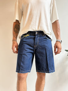 Bermuda Denim Scuro con tasca e fondo graffiato