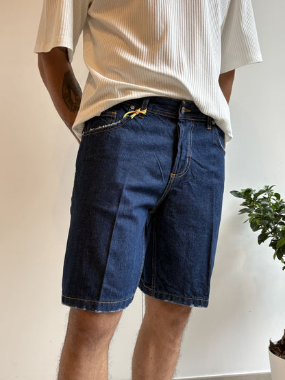 Bermuda Denim Scuro con tasca e fondo graffiato